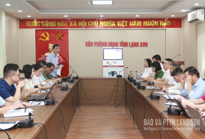 Đại diện Trung tâm Công nghệ số, Sở Khoa học và Công nghệ phát biểu khai mạc hội nghị