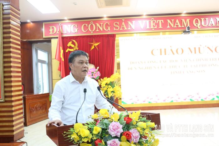 Lãnh đạo Đảng ủy phường thông tin kết quả công tác 6 tháng đầu năm của phường
