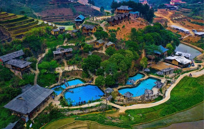 Thiên nhiên tươi đẹp cùng bản sắc văn hóa đặc trưng đang tạo lợi thế để xã Hạnh Phúc phát triển du lịch cộng đồng, du lịch sinh thái. Ảnh: Tuấn Vũ