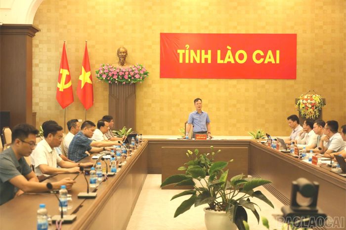 Đồng chí Nguyễn Thành Sinh - Phó Chủ tịch UBND tỉnh chủ trì buổi làm việc.