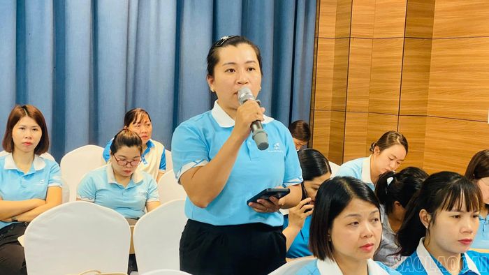 Đại biểu tham gia ý kiến tại hội nghị.