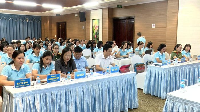 Các đại biểu tham dự hội nghị.