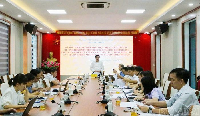 Quang cảnh buổi làm việc.