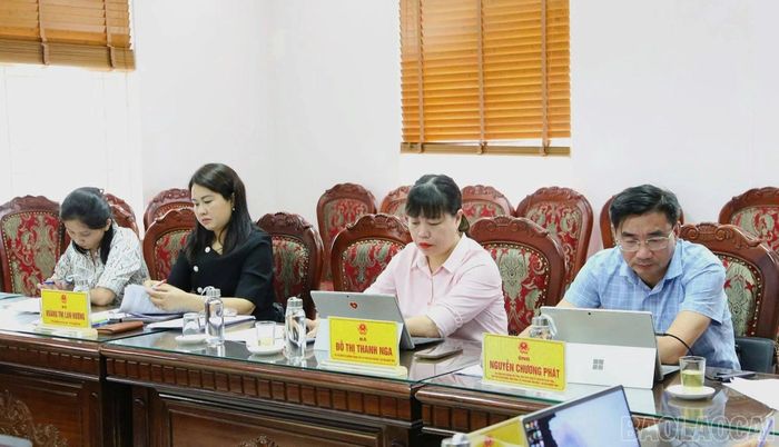 Đại biểu dự buổi làm việc.