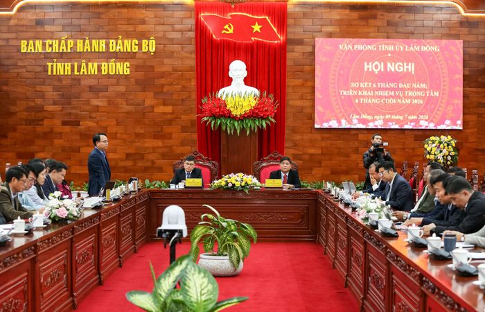 Đồng chí Đặng Hồng Sỹ, Phó Bí thư Thường trực Tỉnh ủy phát biểu chỉ đạo tại hội nghị
