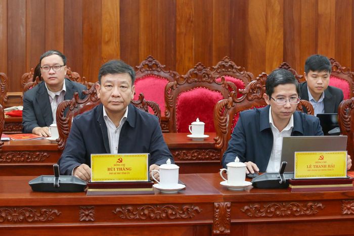 Đồng chí Bùi Thắng, Phó Bí thư Tỉnh ủy dự hội nghị