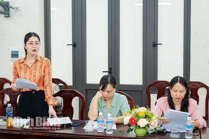 Lãnh đạo xã Gia Vân phát biểu tại hội nghị.