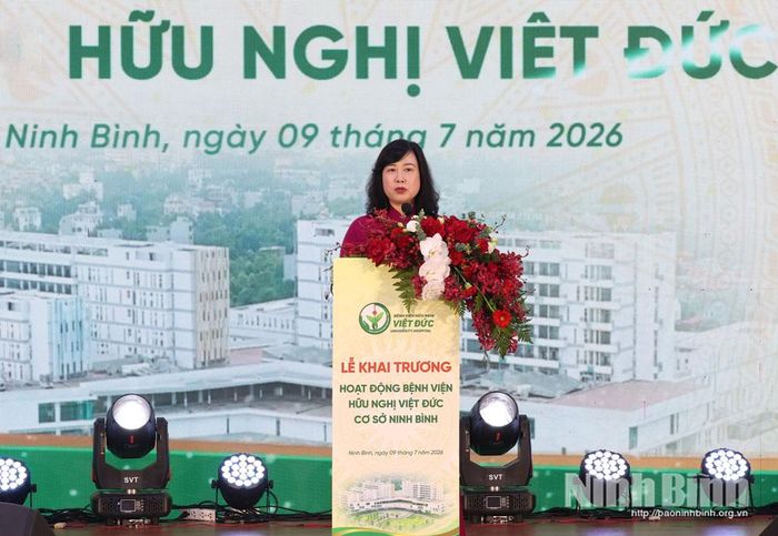 Đồng chí Bộ trưởng Bộ Y tế Đào Hồng Lan phát biểu tại lễ khai trương.