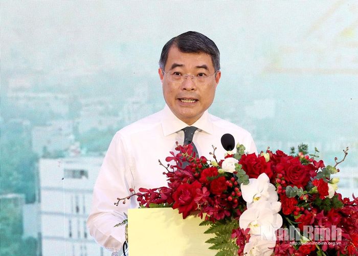 Đồng chí Lê Minh Hưng, Ủy viên Bộ Chính trị, Thủ tướng Chính phủ phát biểu chỉ đạo tại lễ khai trương.