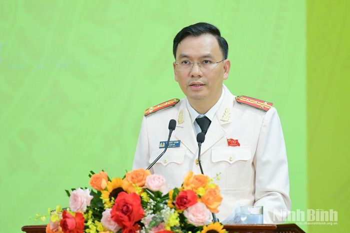 Đồng chí Đại tá Cù Quốc Thắng, Ủy viên Ban Thường vụ Tỉnh ủy, Giám đốc Công an tỉnh phát biểu tại buổi lễ.