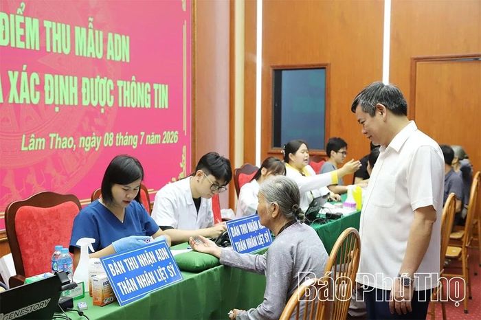Công tác thu nhận mẫu ADN được thực hiện theo quy trình thống nhất, gồm kiểm tra, xác thực thông tin, lấy dấu vân tay, thu nhận mẫu sinh phẩm máu và số hóa dữ liệu.