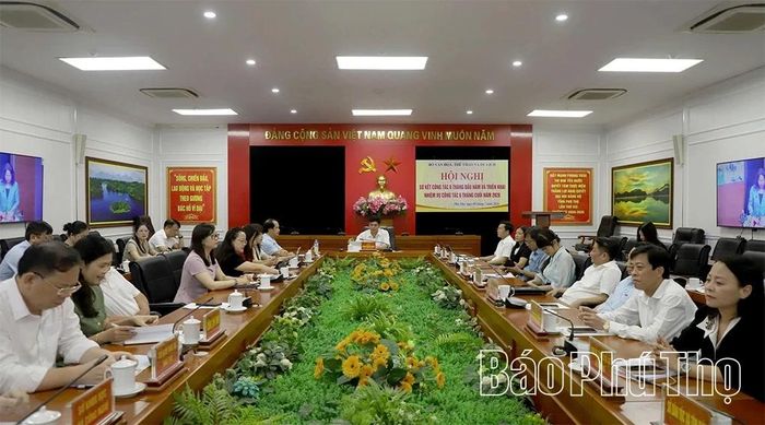 Các đại biểu dự hội nghị tại điểm cầu tỉnh Phú Thọ.