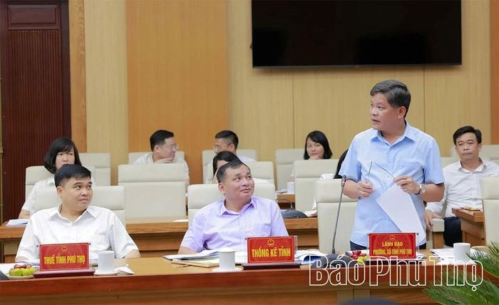 Lãnh đạo phường Việt Trì báo cáo, làm rõ một số nội dung theo yêu cầu của Ban Chỉ đạo.