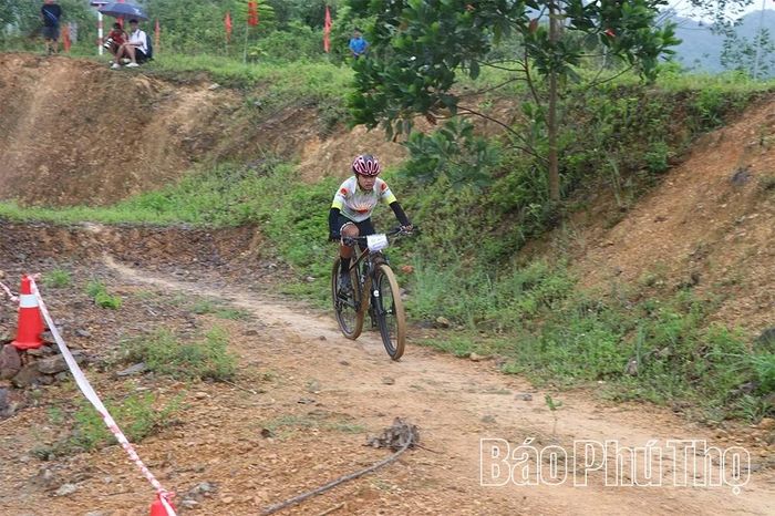 Ngày thi đấu đầu tiên của Giải Vô địch xe đạp trẻ quốc gia lần thứ 31 diễn ra an toàn và ghi dấu ấn của các vận động viên trẻ.