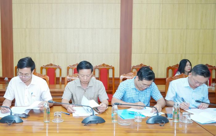 Đại biểu tham dự buổi làm việc - Ảnh: N.H