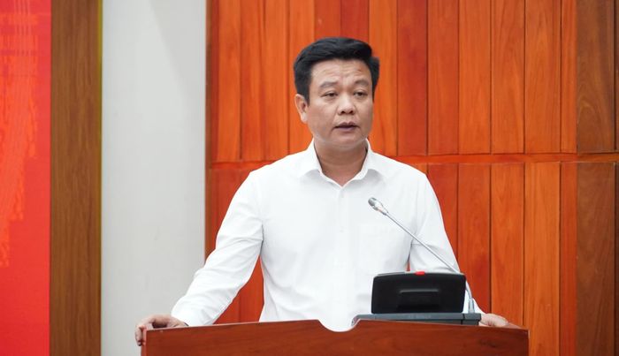 Các đại biểu tham luận tại phiên họp - Ảnh: Q.V