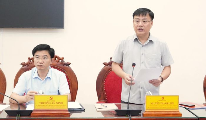 Đồng chí Thiếu tướng Nguyễn Thanh Liêm, Giám đốc Công an tỉnh phát biểu tại phiên họp - Ảnh: Q.V