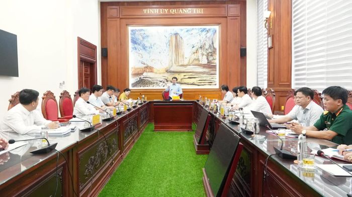 Đồng chí Trần Vũ Khiêm, Phó Bí thư Thường trực Tỉnh ủy, Trưởng đoàn đại biểu Quốc hội tỉnh, Phó trưởng Ban Chỉ yêu cầu nâng cao trách nhiệm của các thành viên Ban Chỉ đạo và cơ quan Thường trực Ban Chỉ đạo - Ảnh: Q.V