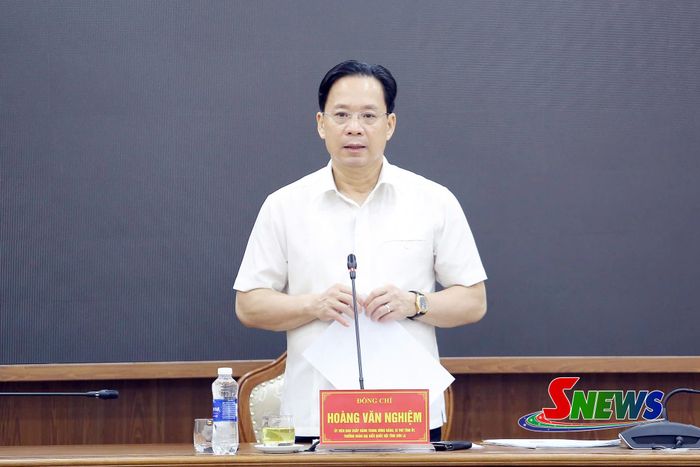 Đồng chí Bí thư Tỉnh ủy phát biểu kết luận cuộc họp.