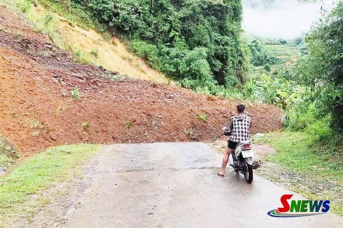Sạt lở tại Quốc lộ 279, thuộc địa phận xã Mường Giôn. Ảnh: CTV