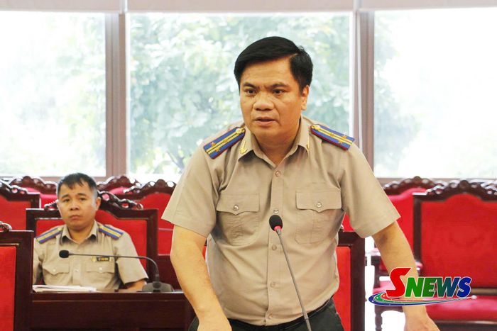 Đồng chí Trưởng Thi hành án dân sự tỉnh phát biểu tại Hội nghị.