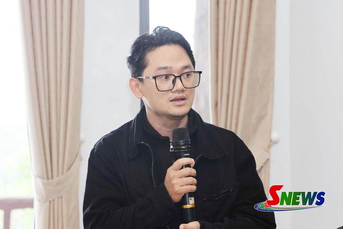 Đại diện Công ty lữ hành phát biểu tại tọa đàm.
