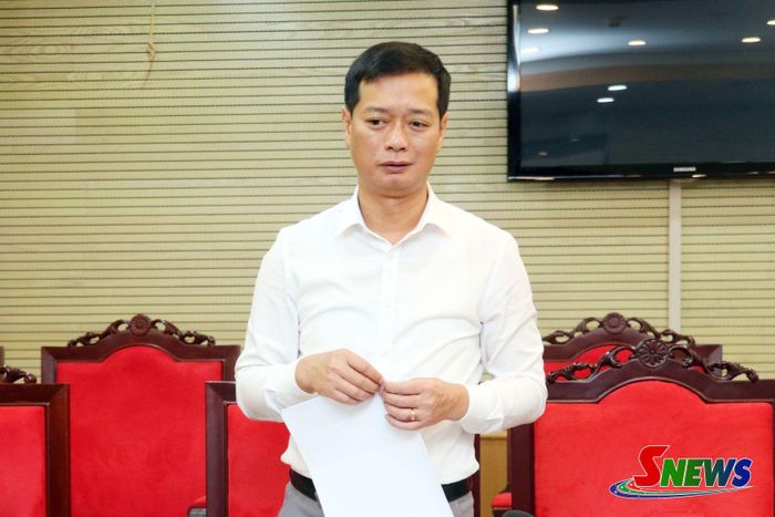 Lãnh đạo Sở Nông nghiệp và Môi trường phát biểu tại cuộc họp.