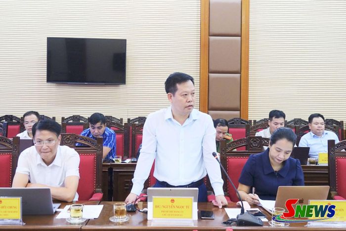 Lãnh đạo xã Quỳnh Nhai phát biểu.