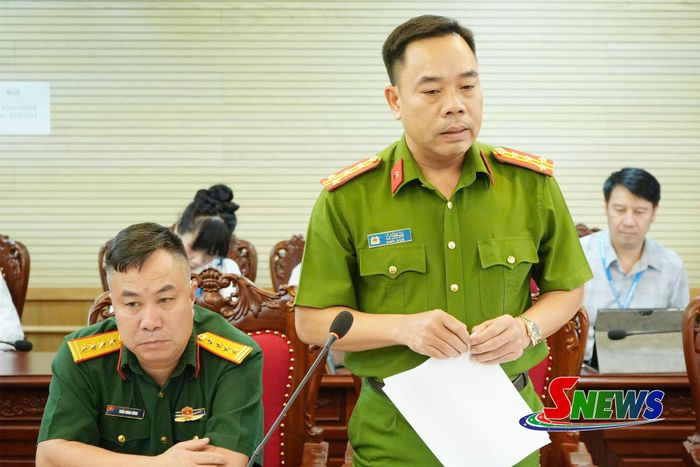 Lãnh đạo Công an tỉnh báo cáo tại hội nghị.