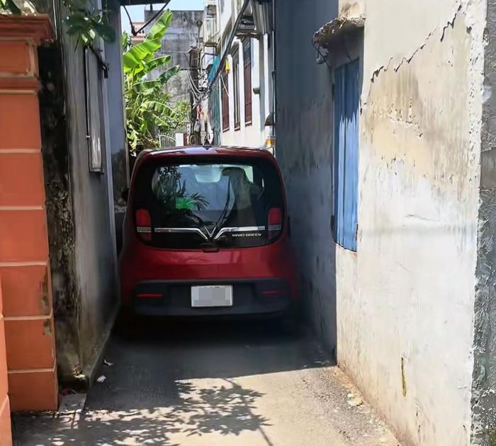Đối với các đô thị có mật độ dân cư cao, xe điện cỡ nhỏ mang lại lợi ích về tận dụng không gian. Ảnh: PV