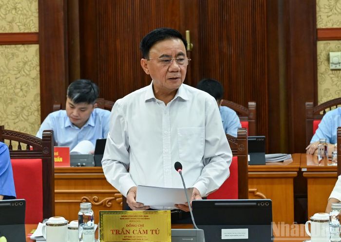 Thường trực Ban Bí thư Trần Cẩm Tú, Trưởng Ban Chỉ đạo phát biểu định hướng các nội dung thảo luận tại hội nghị. (Ảnh: DUY LINH)