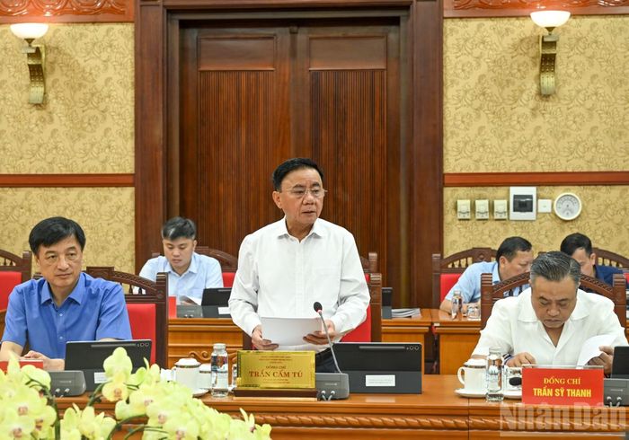 Thường trực Ban Bí thư Trần Cẩm Tú, Trưởng Ban Chỉ đạo chủ trì hội nghị. (Ảnh: DUY LINH)
