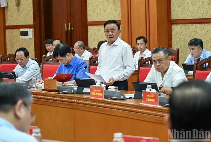 Thường trực Ban Bí thư Trần Cẩm Tú, Trưởng Ban Chỉ đạo phát biểu chỉ đạo, kết luận hội nghị. (Ảnh: DUY LINH)