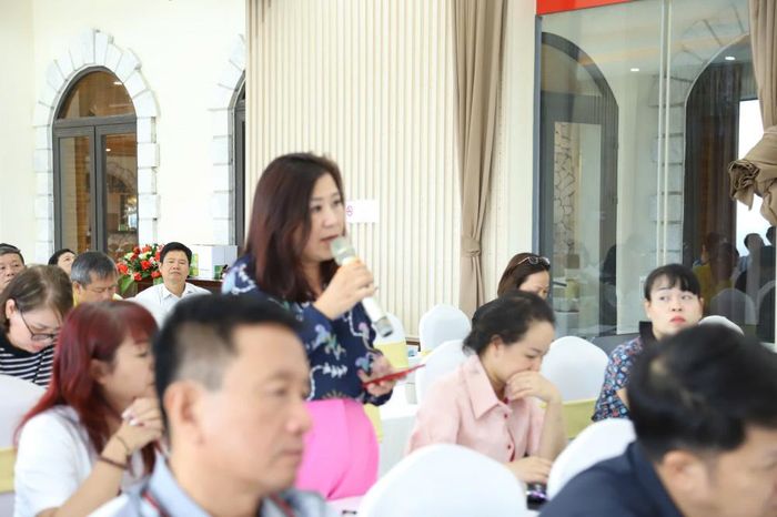 Đại diện Công đoàn cơ sở, học viên Đinh Thị Hải Yến cũng nêu câu hỏi liên quan đến chính sách tiền lương