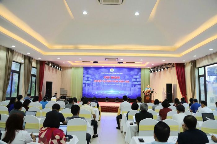  Chủ tịch Công đoàn Công Thương Việt Nam Lê An Hải bày tỏ mong muốn tiếp tục nhận được sự phối hợp của Tiến sĩ, Luật sư Đỗ Ngân Bình trong các chương trình đào tạo, bồi dưỡng cán bộ công đoàn thời gian tới. 