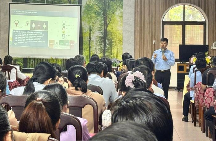  Hội nghị tập huấn thu hút sự tham gia của đông đảo các cán bộ quản lý nhà nước trên địa bàn tỉnh Vĩnh Long 