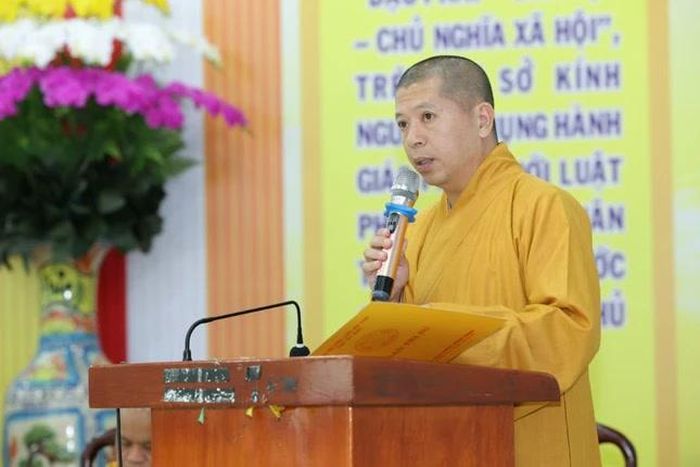  Đại đức Thích Thiện Danh báo cáo 