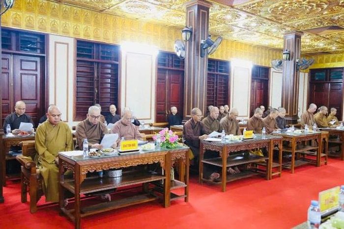 Chư tôn đức tham dự hội nghị