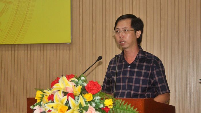 Ông Lý Vĩ Triều Dương, Phó giám đốc Sở Văn hóa, Thể thao và Du lịch tỉnh Cà Mau thông tin với báo chí về nội dung của ngày hội văn hóa di sản và lễ hội Khinh khí cầu tỉnh Cà Mau lần thứ I, năm 2026.