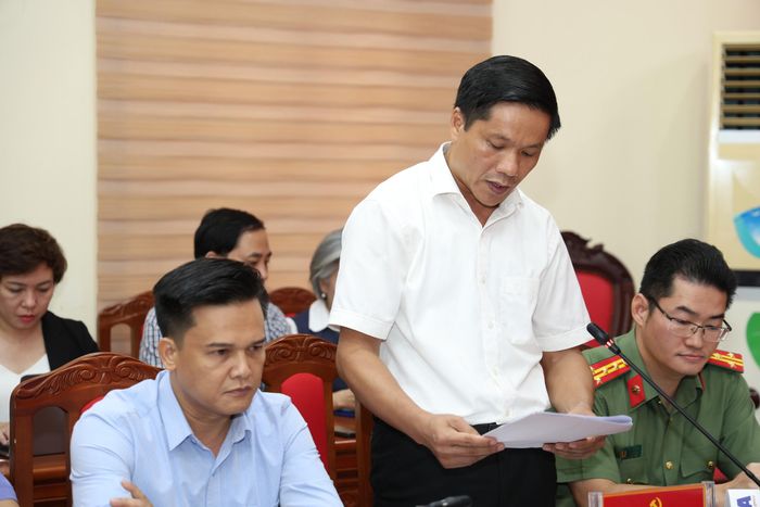 Ông Hoàng Minh Cảnh, Phó giám đốc Sở GD&ĐT tỉnh Tuyên Quang, thông tin tại họp báo về kỳ thi tốt nghiệp THPT năm 2026 chiều 9/7 (Ảnh: Văn Nhất).