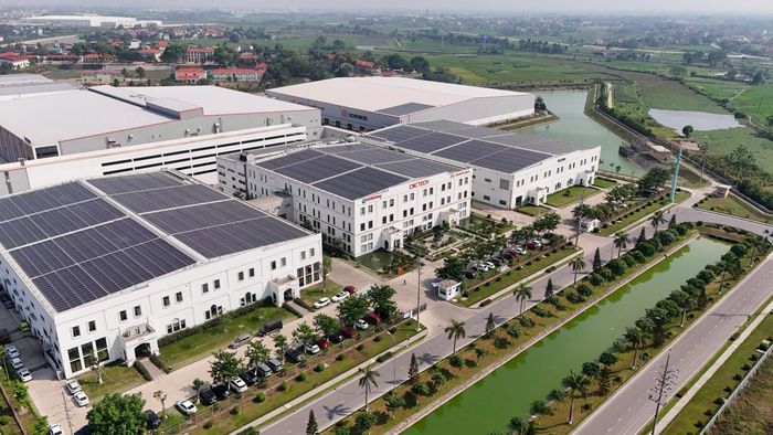 Hệ thống điện mặt trời áp mái tại Tổ hợp sản xuất CNCTech Thăng Long, Khu công nghiệp Thăng Long III, tỉnh Phú Thọ.