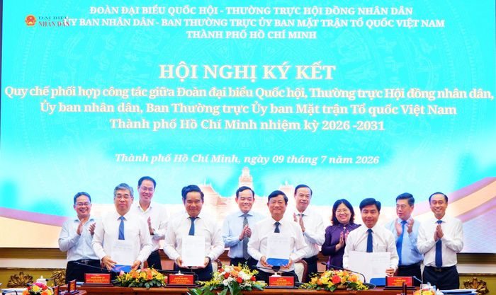 Lãnh đạo Đoàn ĐBQH, HĐND, UBND, Ủy ban MTTQ Việt Nam TP. Hồ Chí Minh ký kết quy chế phối hợp