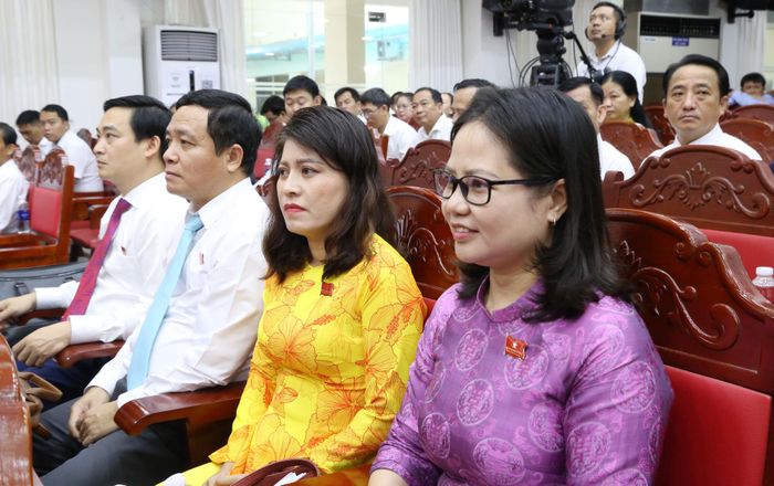 Các đại biểu tham dự kỳ họp. Ảnh: Văn Dũng