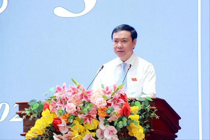 Giám đốc Sở Nông nghiệp và Môi trường Lê Hà Luân phát biểu giải trình