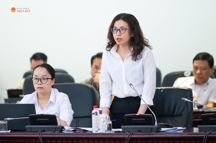 Đại diện Công ty TNHH MTV chuyển phát nhanh Thuận Phong phát biểu