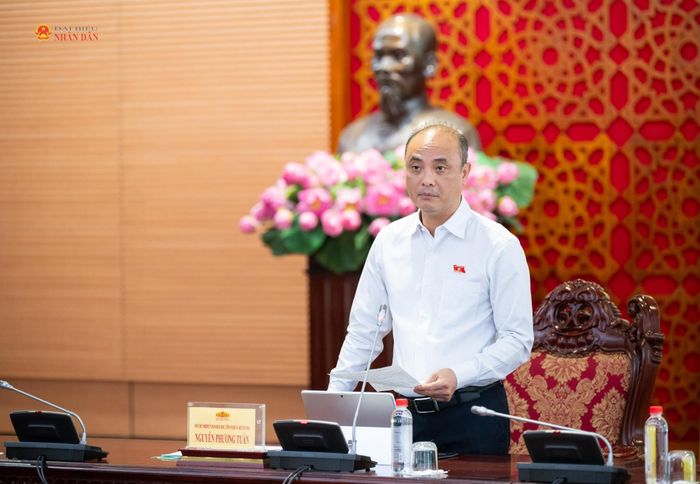 Phó Chủ nhiệm Ủy ban Khoa học, Công nghệ và Môi trường Nguyễn Phương Tuấn chủ trì hội thảo