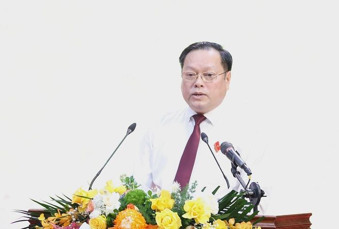  Giám đốc Sở Nông nghiệp và Môi trường Nguyễn Đức Kiền trả lời chất vấn 