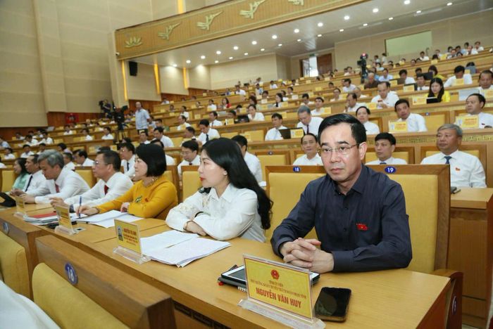 Các đại biểu tham dự kỳ họp