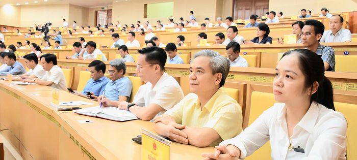 Các đại biểu tham dự kỳ họp