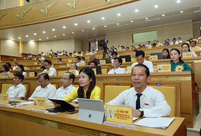 Các đại biểu dự kỳ họp